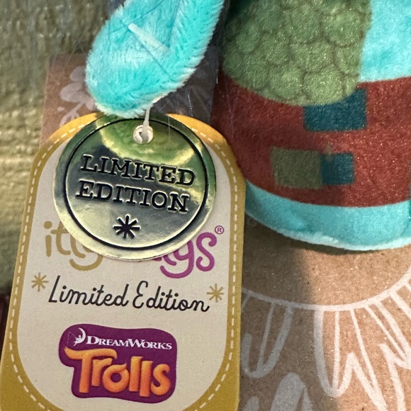 Branch | 2016 Hallmark Itty Bittys "Trolls" Limited Edition 4" Plush - Picture 3 of 5